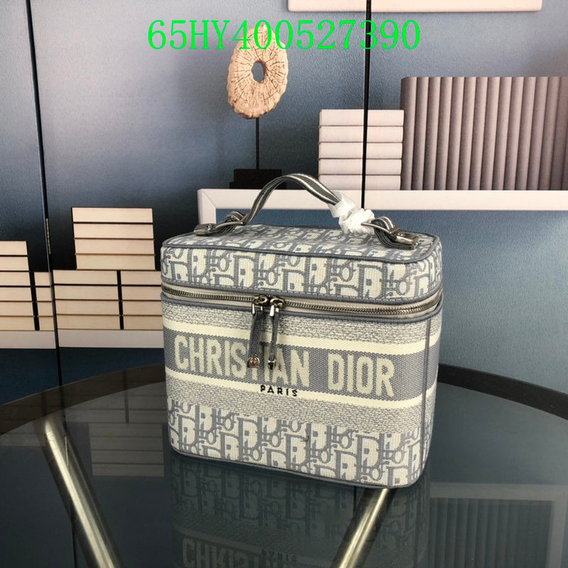 Christian Dior Luxury - The Tote   676