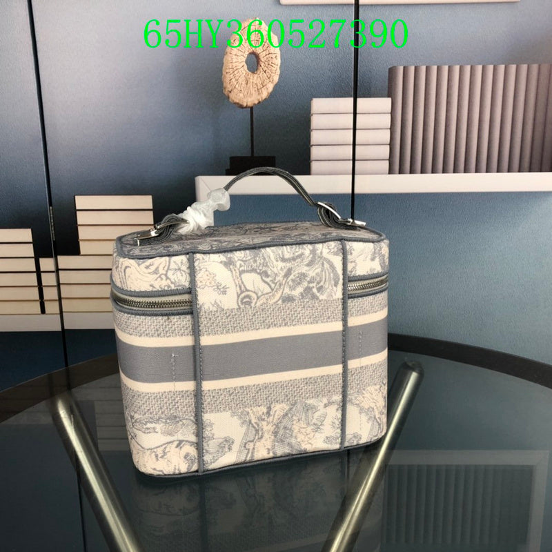 Christian Dior Luxury - The Tote   678