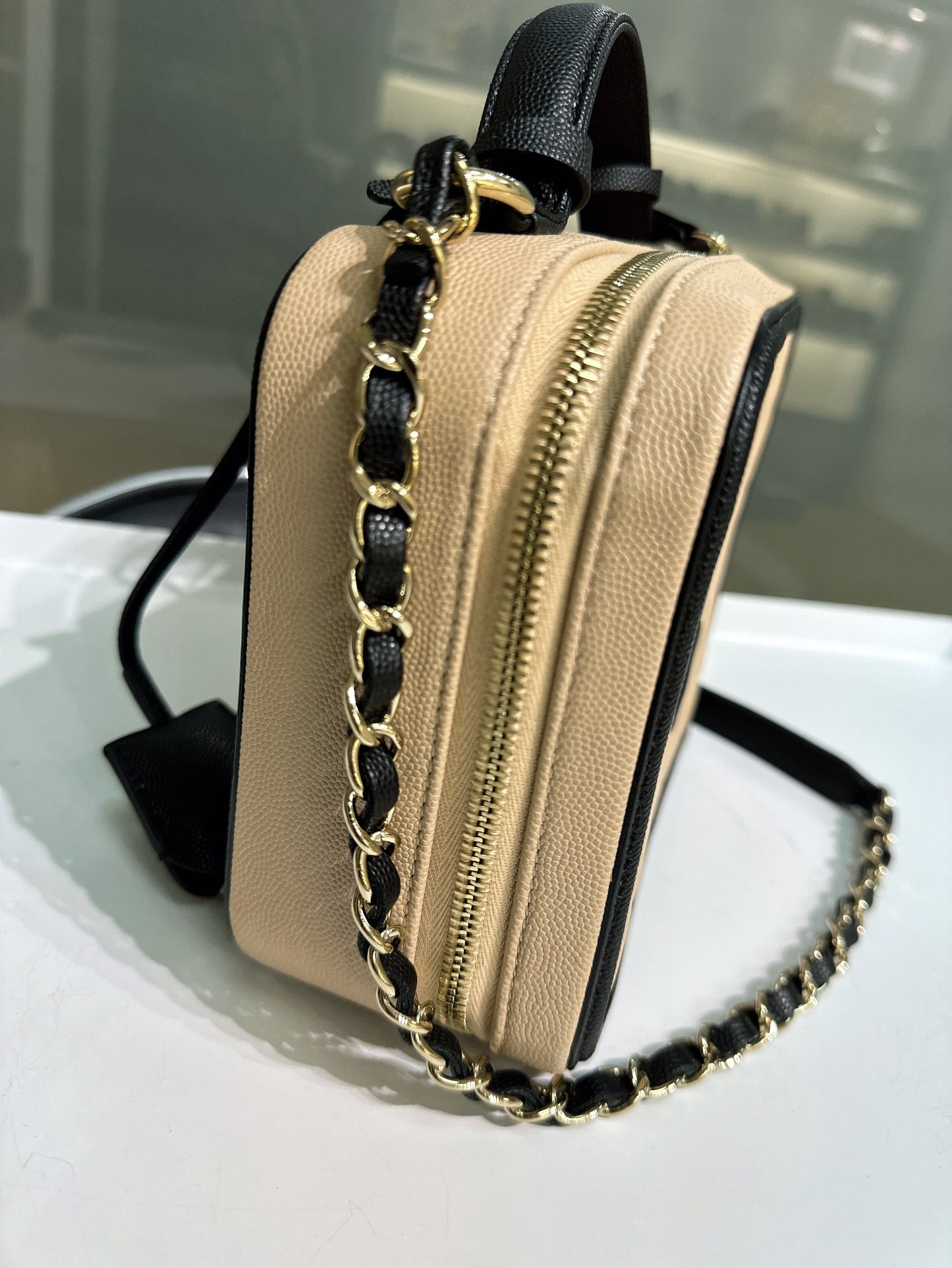 Chanel Medium Vanity Case Beige Black