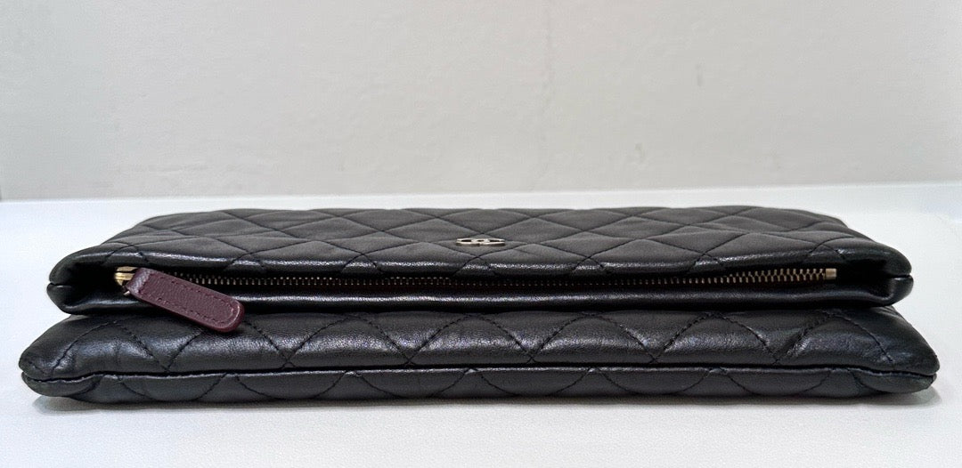 Chanel Beauty CC Lambskin Clutch Quilted Black