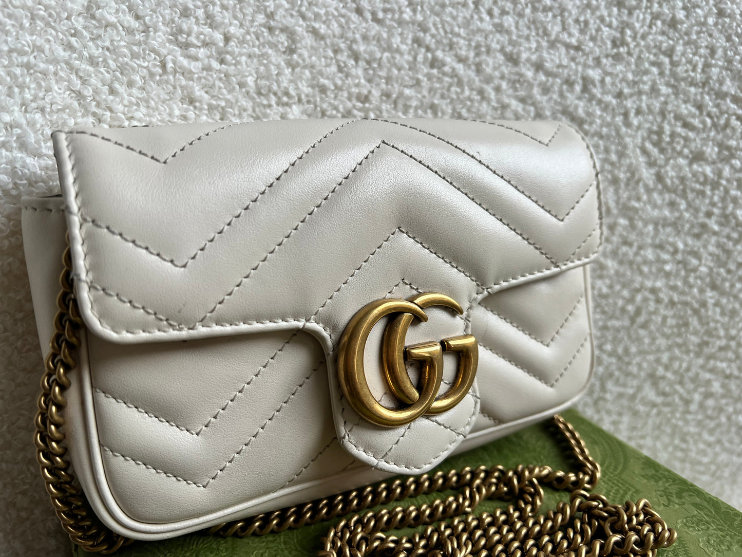 Gucci GG White Marmont Super Mini Shoulder Bag (RRP £1080)