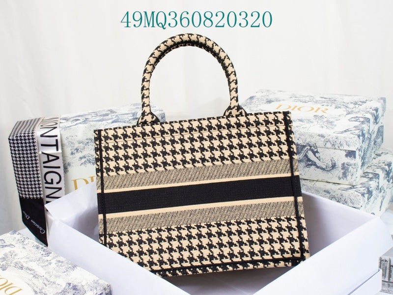 Christian Dior Luxury Bag - The Tote   364