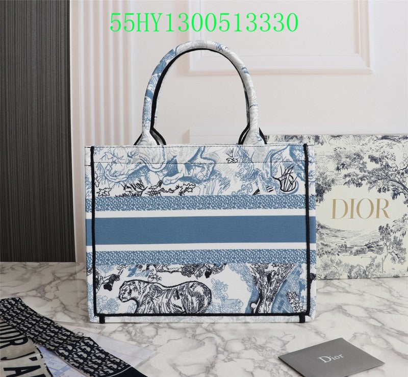 Christian Dior Luxury Bag - The Tote   192