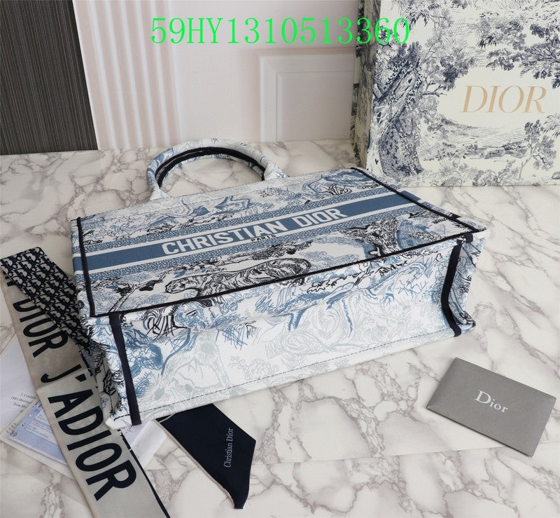 Christian Dior Luxury Bag - The Tote   193
