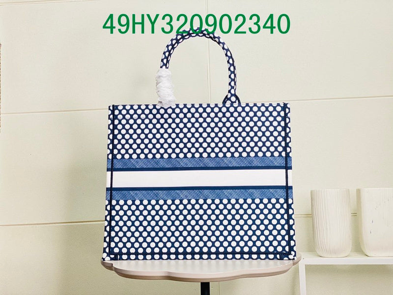 Christian Dior Luxury Bag - The Tote   360