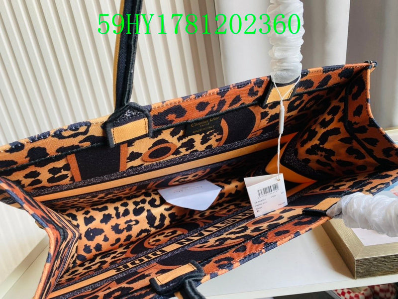 Christian Dior Luxury Bag - The Tote   327