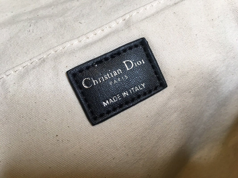 Christian Dior Luxury - The Tote   758