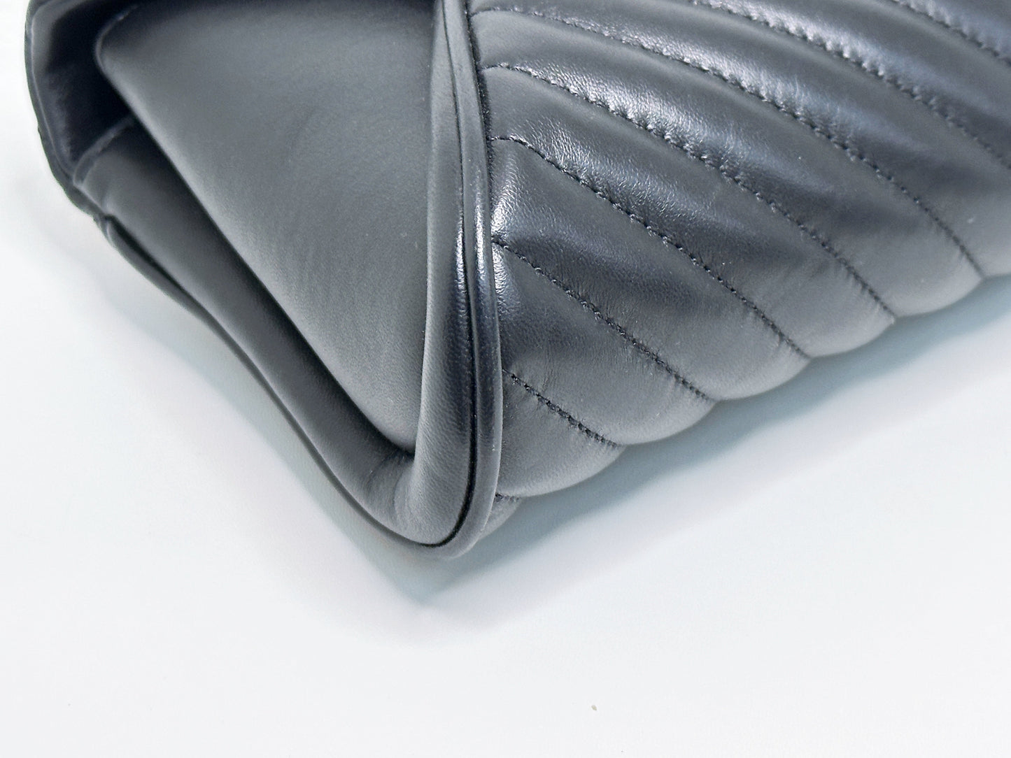 Chanel Black Chevron Lambskin Fold Up Again Clutch 2432 holo card