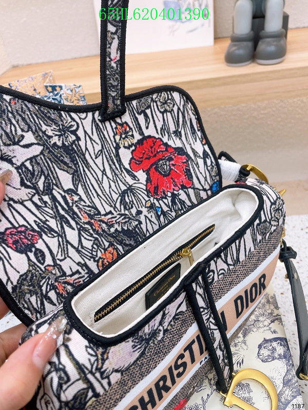 Christian Dior Luxury Bag - The Tote   464