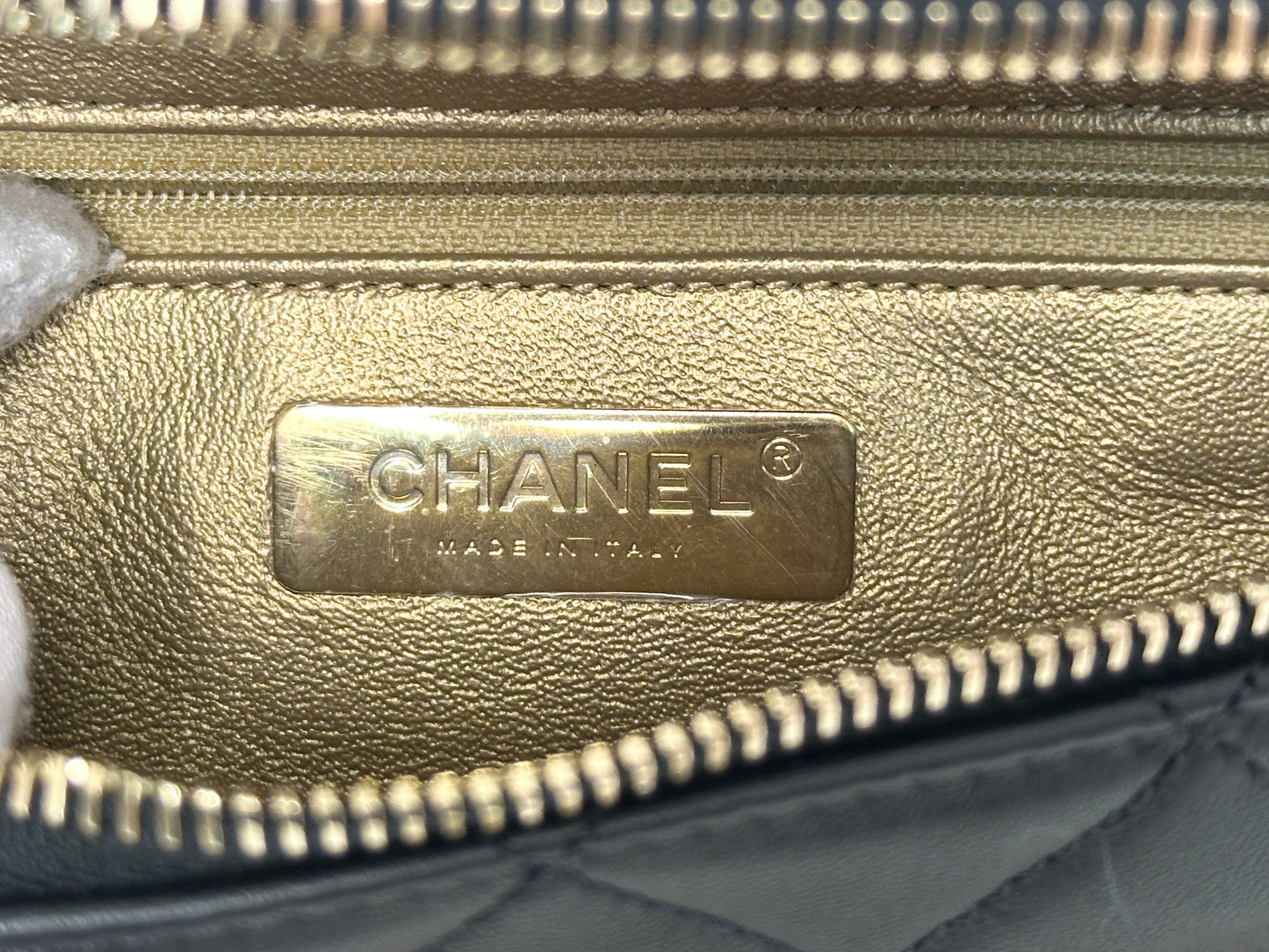 CHANEL 19A BLACK ALL ABOUT CHAINS PEARL FANNY PACK BAG GHW 2806 holo card