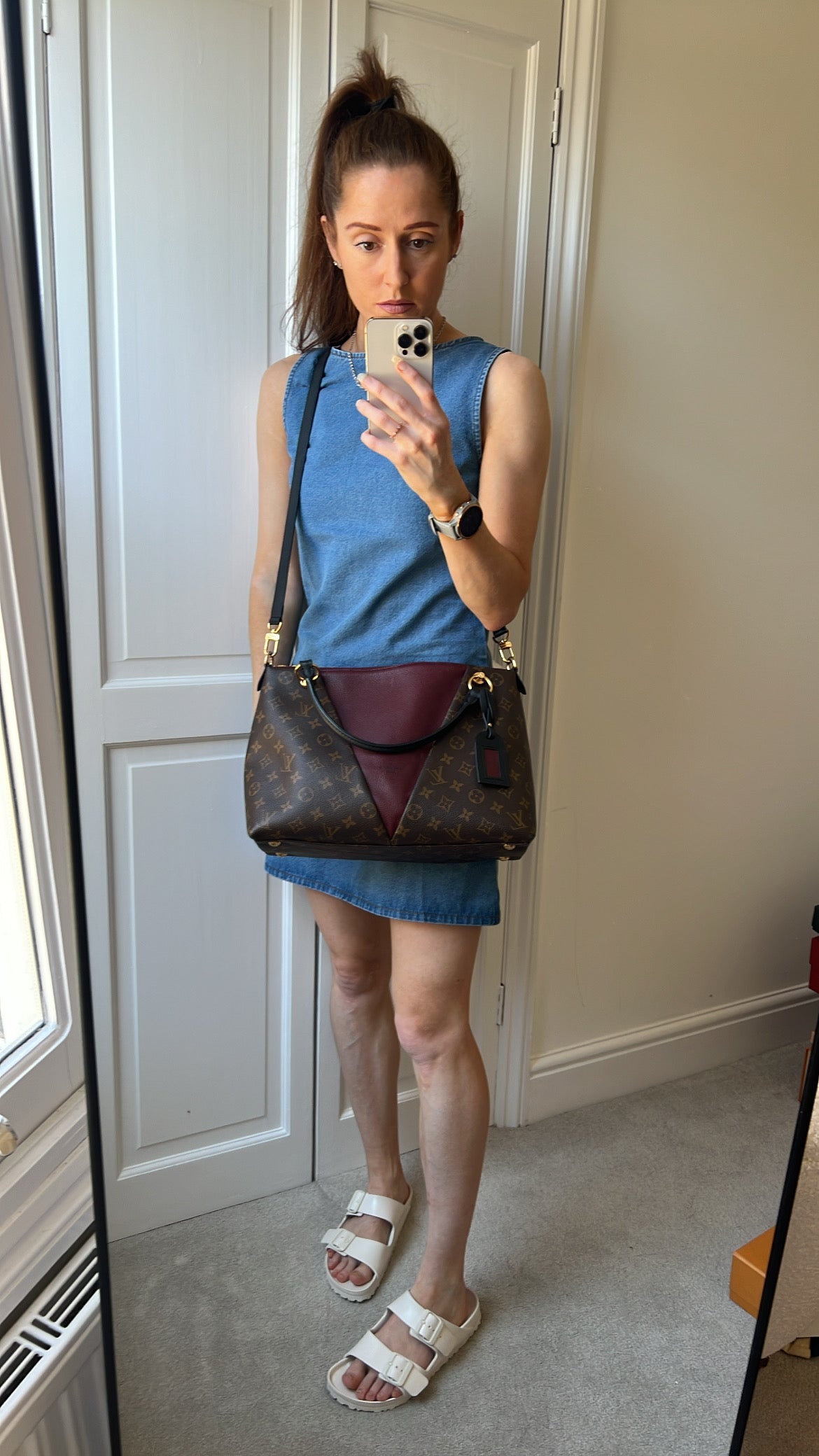 Louis Vuitton V Tote MM Bordeaux and Monogram Canvas (RRP £1,890)