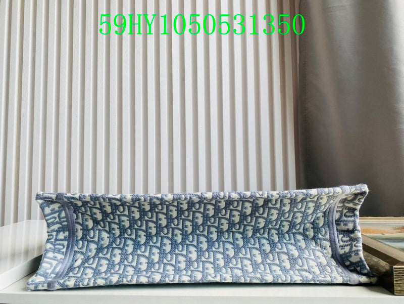 Christian Dior Luxury Bag - The Tote   257