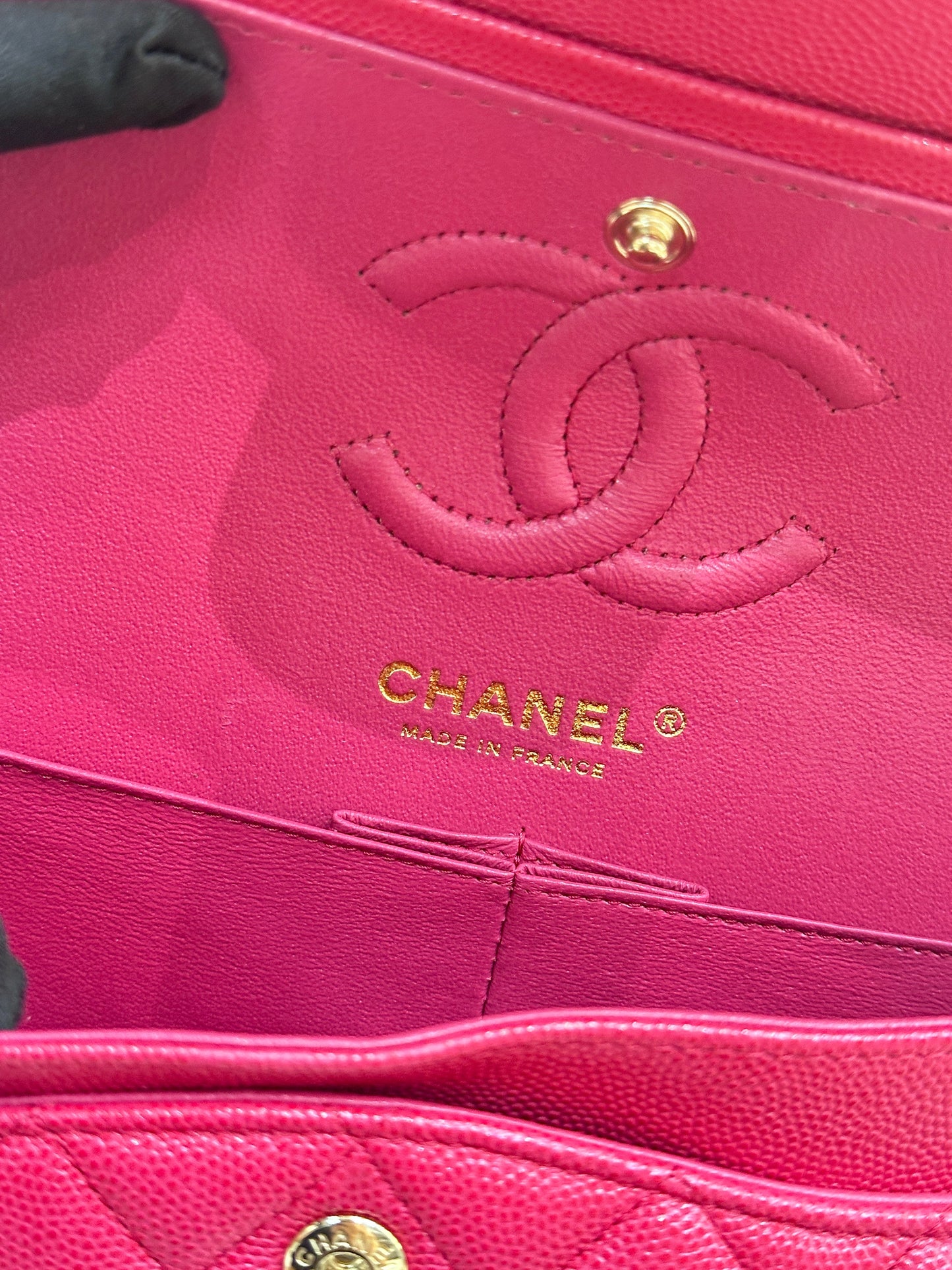 CHANEL Small Classic Double Flap Caviar Quilted Red GHW ￼