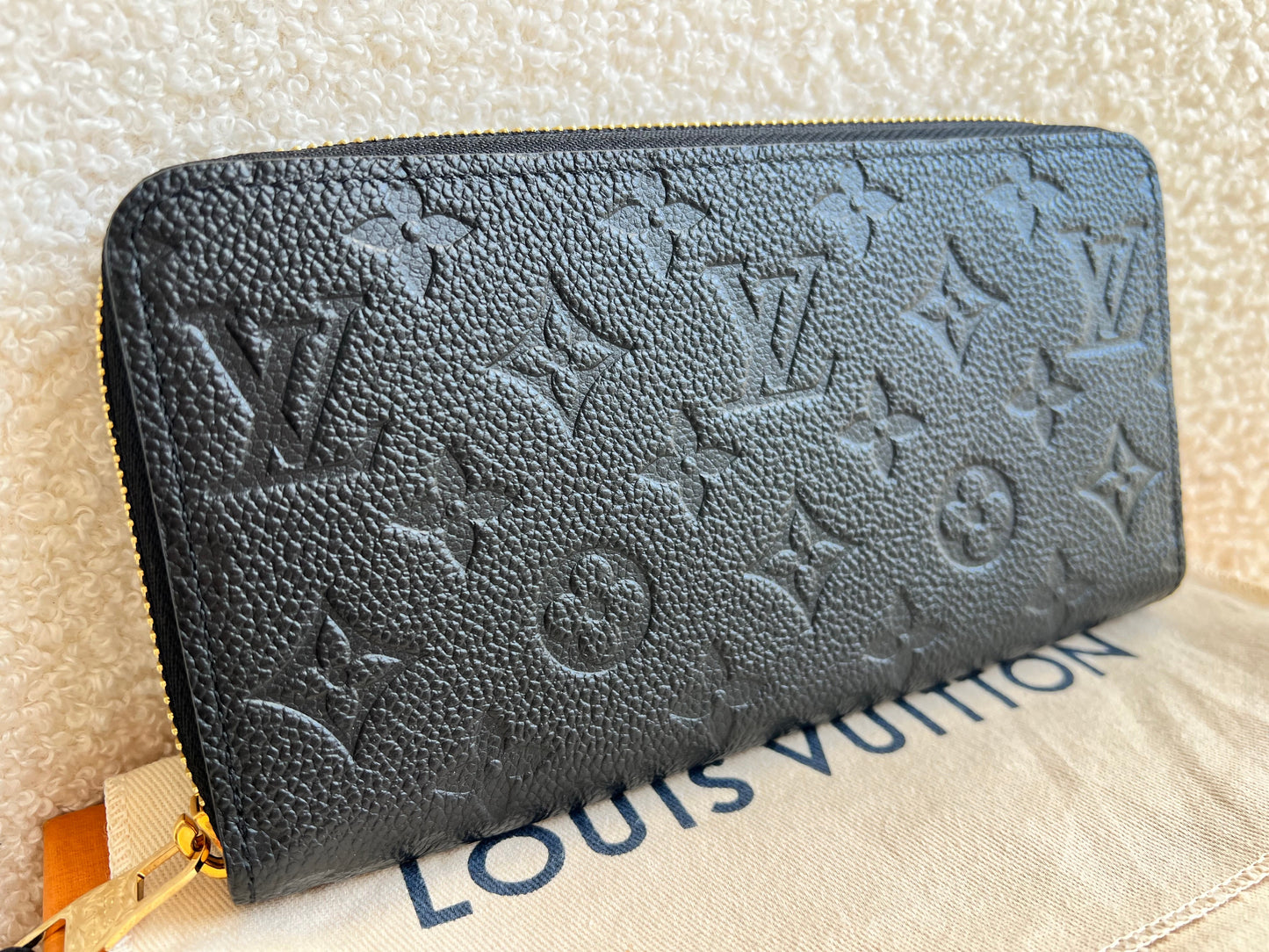 Louis Vuitton Zippy Wallet in Black Empreinte (RRP £740)