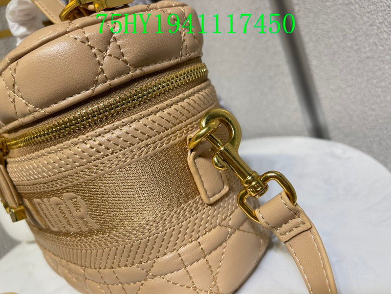 Christian Dior Luxury - The Tote   674