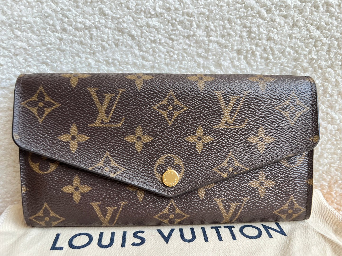 Louis Vuitton Sarah Wallet in Monogram and Fuchsia (RRP £495)