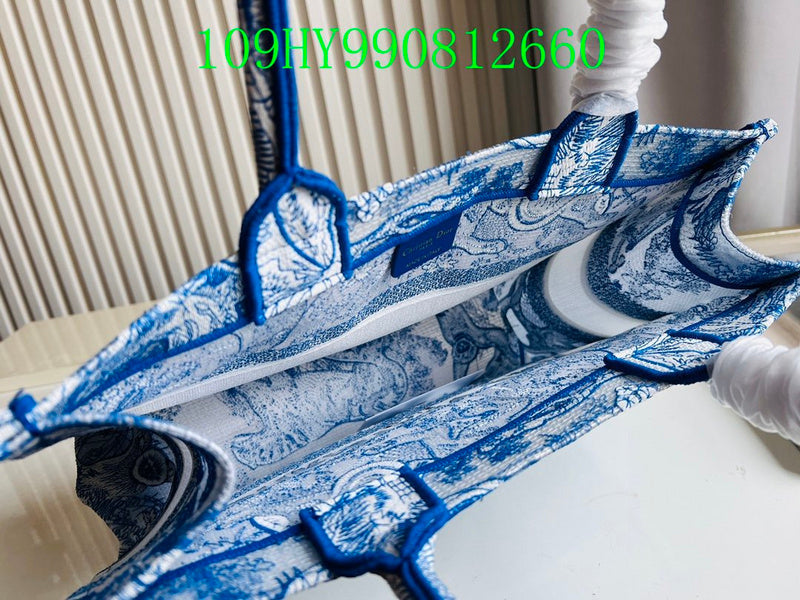 Christian Dior Luxury Bag - The Tote   267