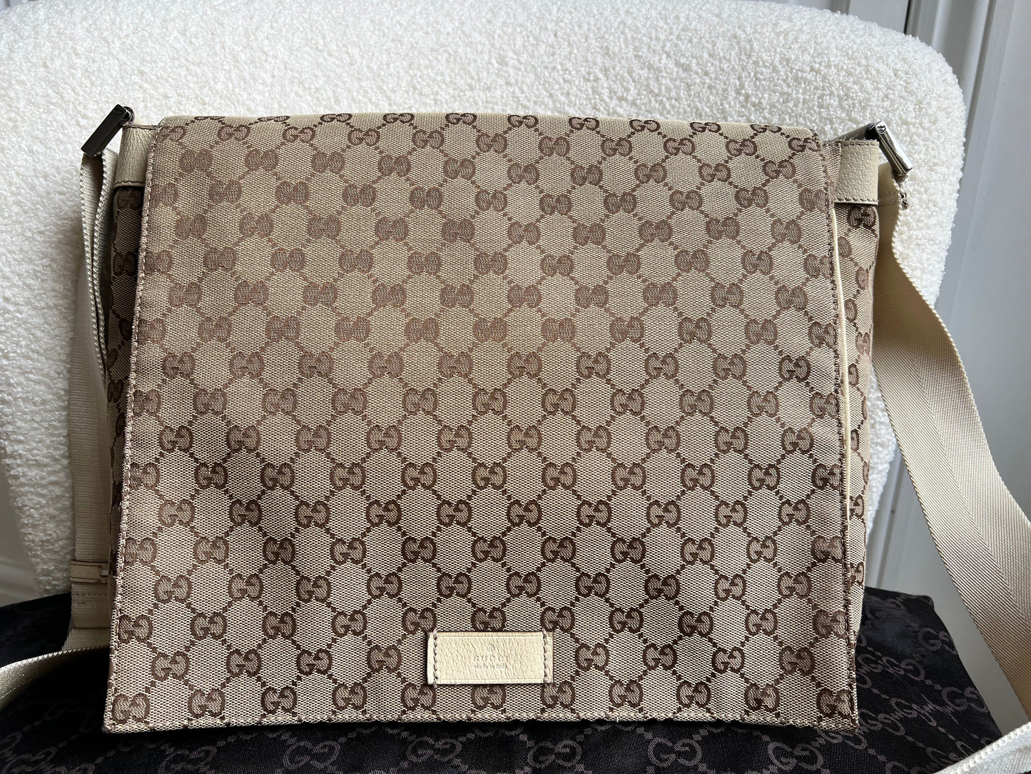 Gucci GG White Beige Canvas Messenger Bag