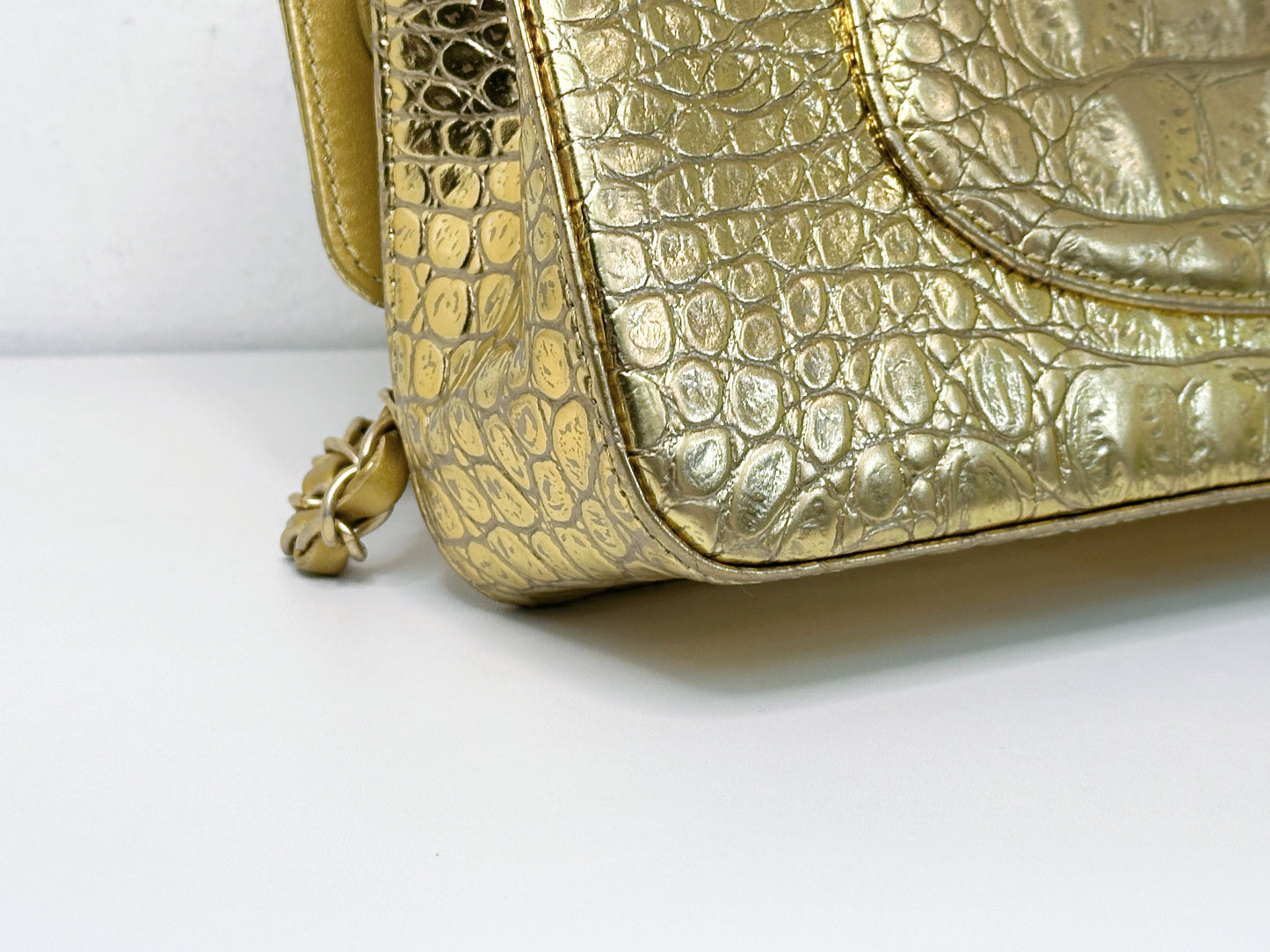 Chanel 19A Medium Calfskin Crocodile Embossed Gold Metallic Flap Bag 2803 holo card