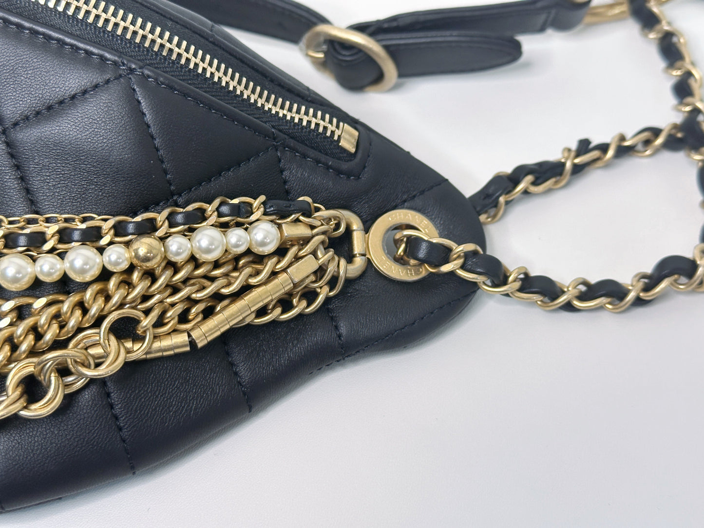 CHANEL 19A BLACK ALL ABOUT CHAINS PEARL FANNY PACK BAG GHW 2806 holo card