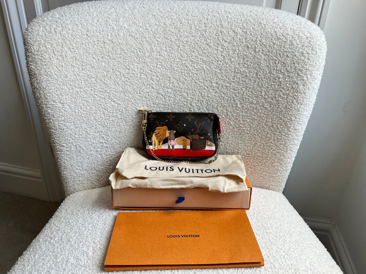 Louis Vuitton Christmas Edition Mini Cats Animated Mini Pochette Accessoires in Monogram (RRP £630)
