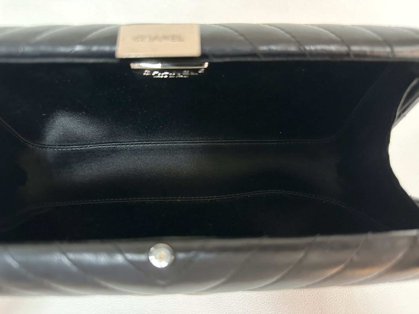 Chanel Chevron Metallic Fringe Clutch 2572 holo card