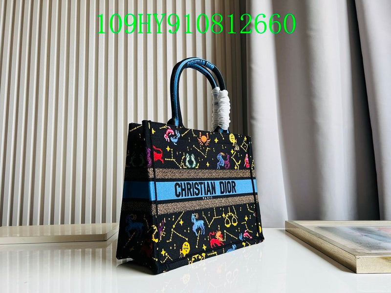 Christian Dior Luxury Bag - The Tote   275