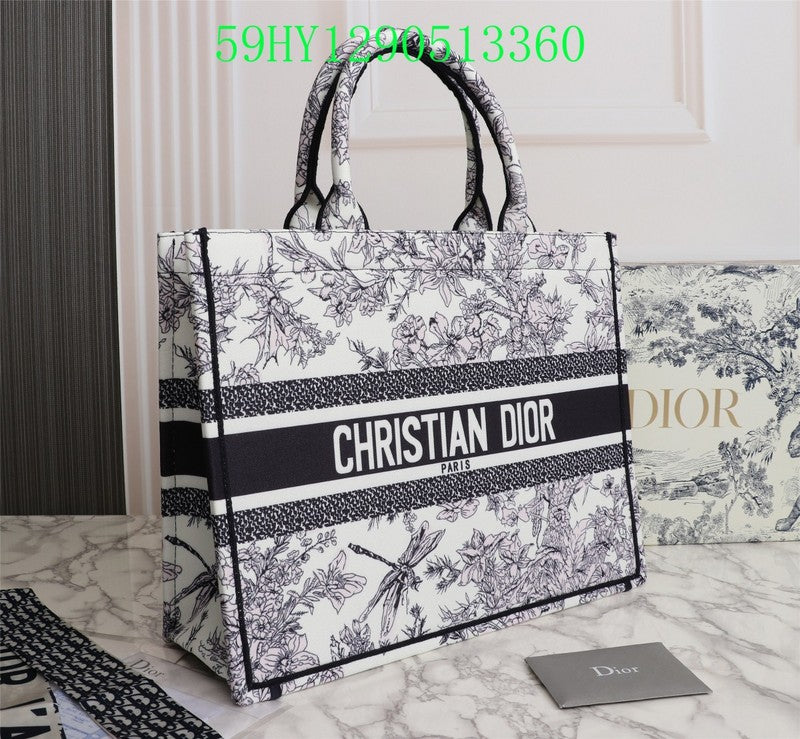 Christian Dior Luxury Bag - The Tote   191