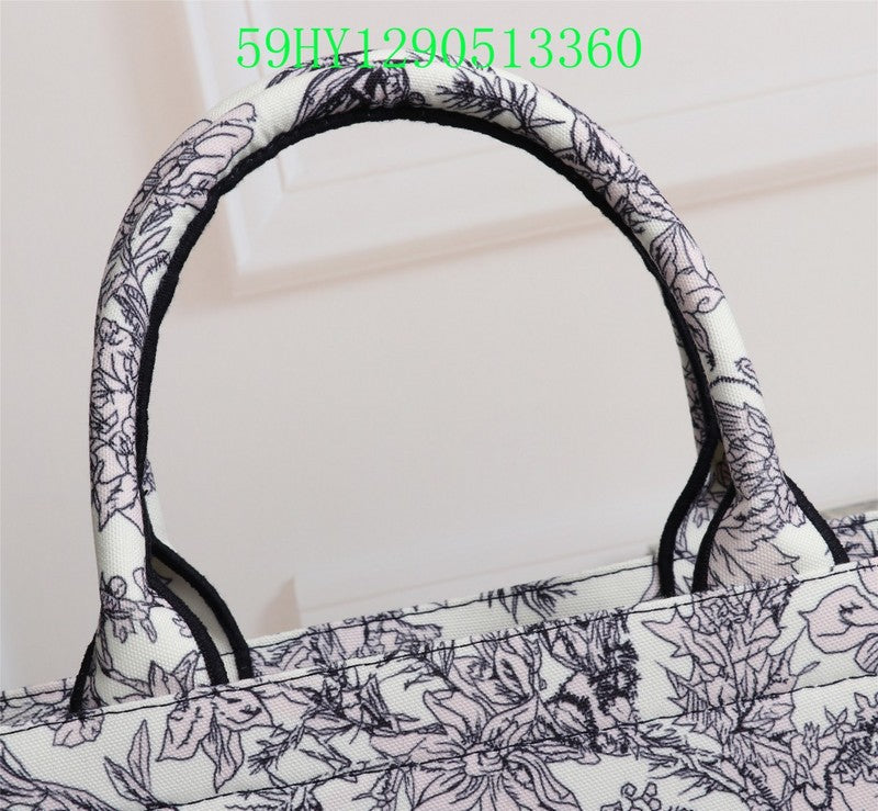 Christian Dior Luxury Bag - The Tote   191
