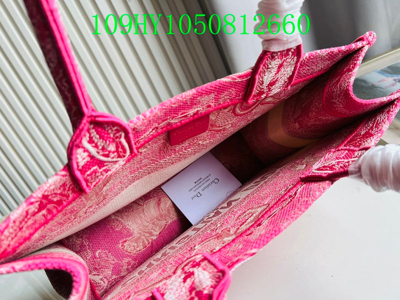 Christian Dior Luxury Bag - The Tote   263