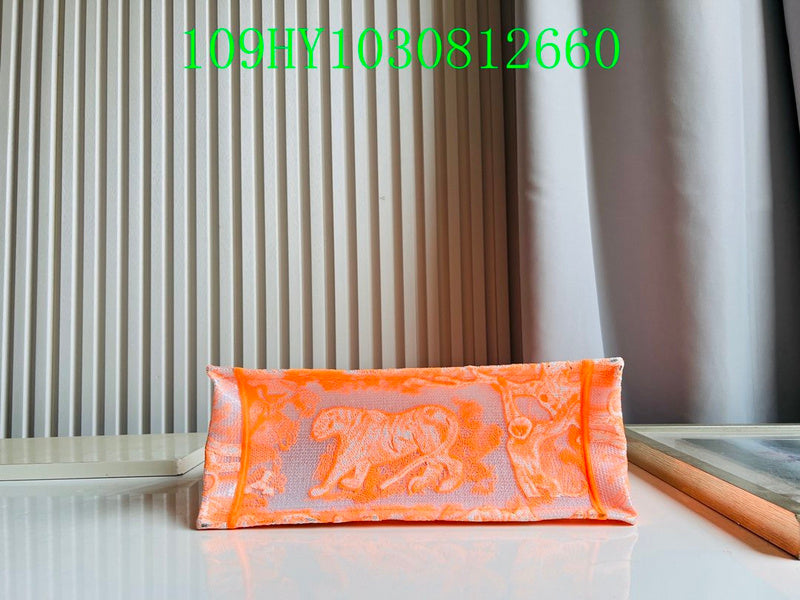 Christian Dior Luxury Bag - The Tote   262