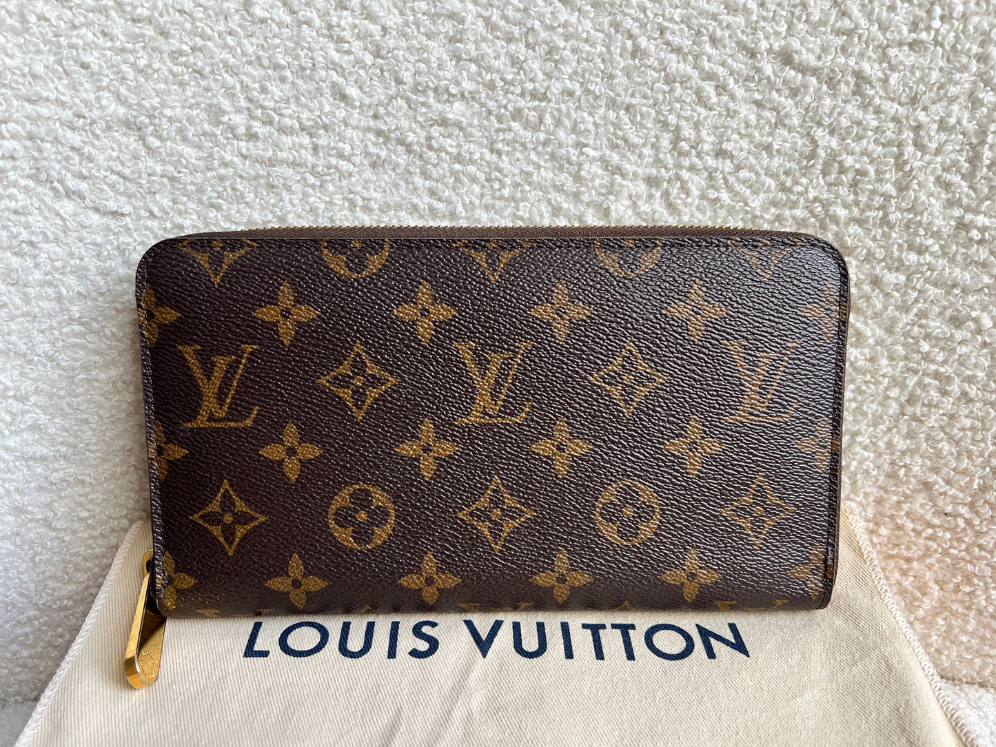 Louis Vuitton Zippy Organiser in Monogram (RRP £715)