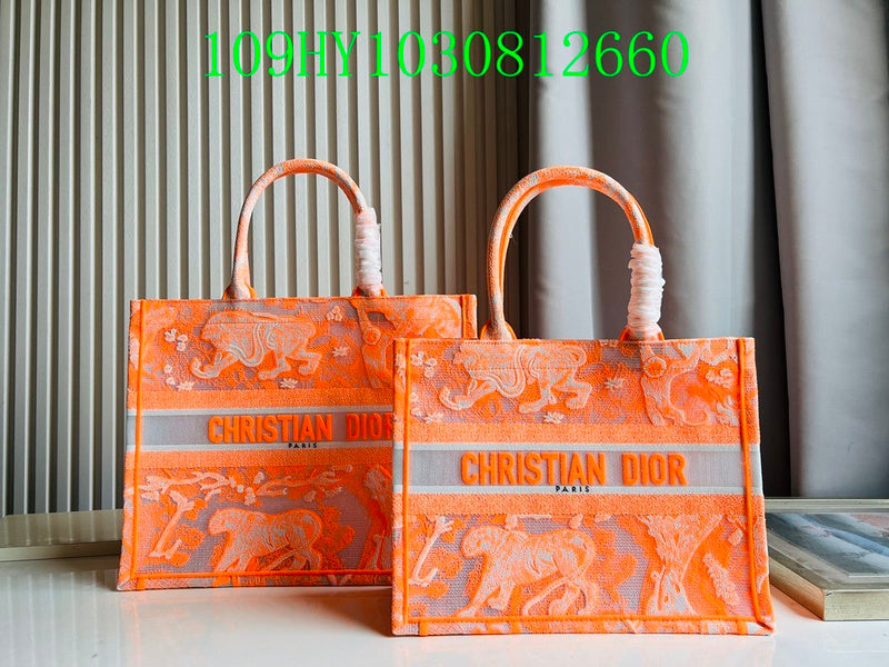 Christian Dior Luxury Bag - The Tote   262