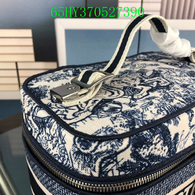 Christian Dior Luxury - The Tote   677