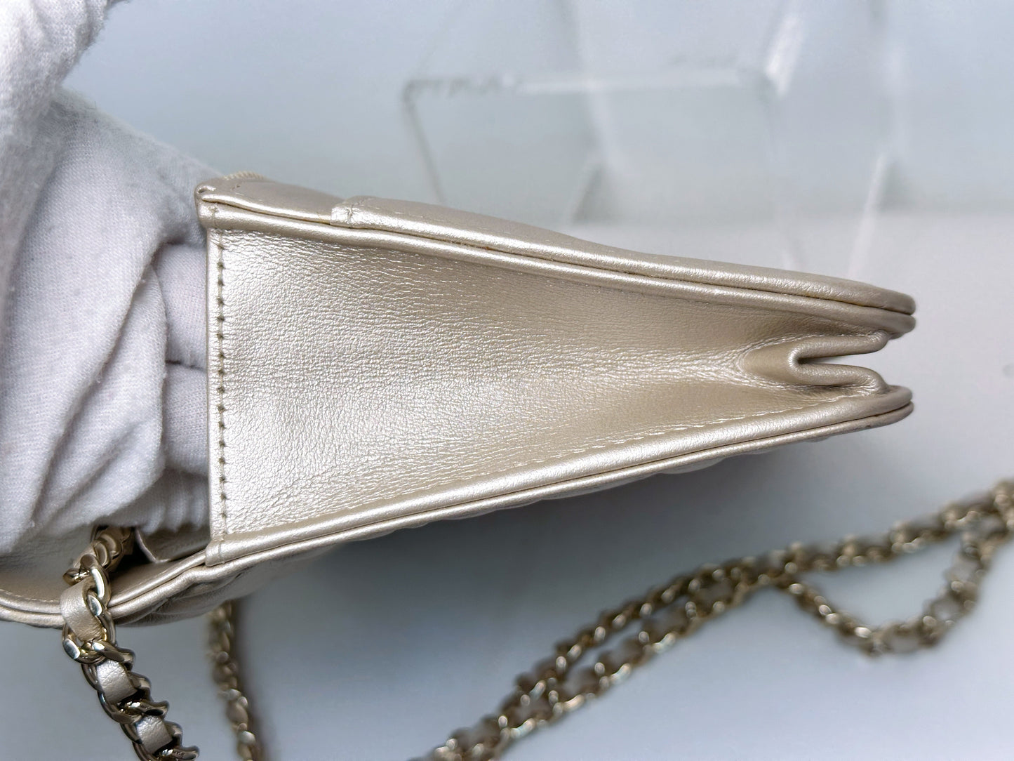 Chanel Camellia Embossed Wallet On Chain 2465 holo card