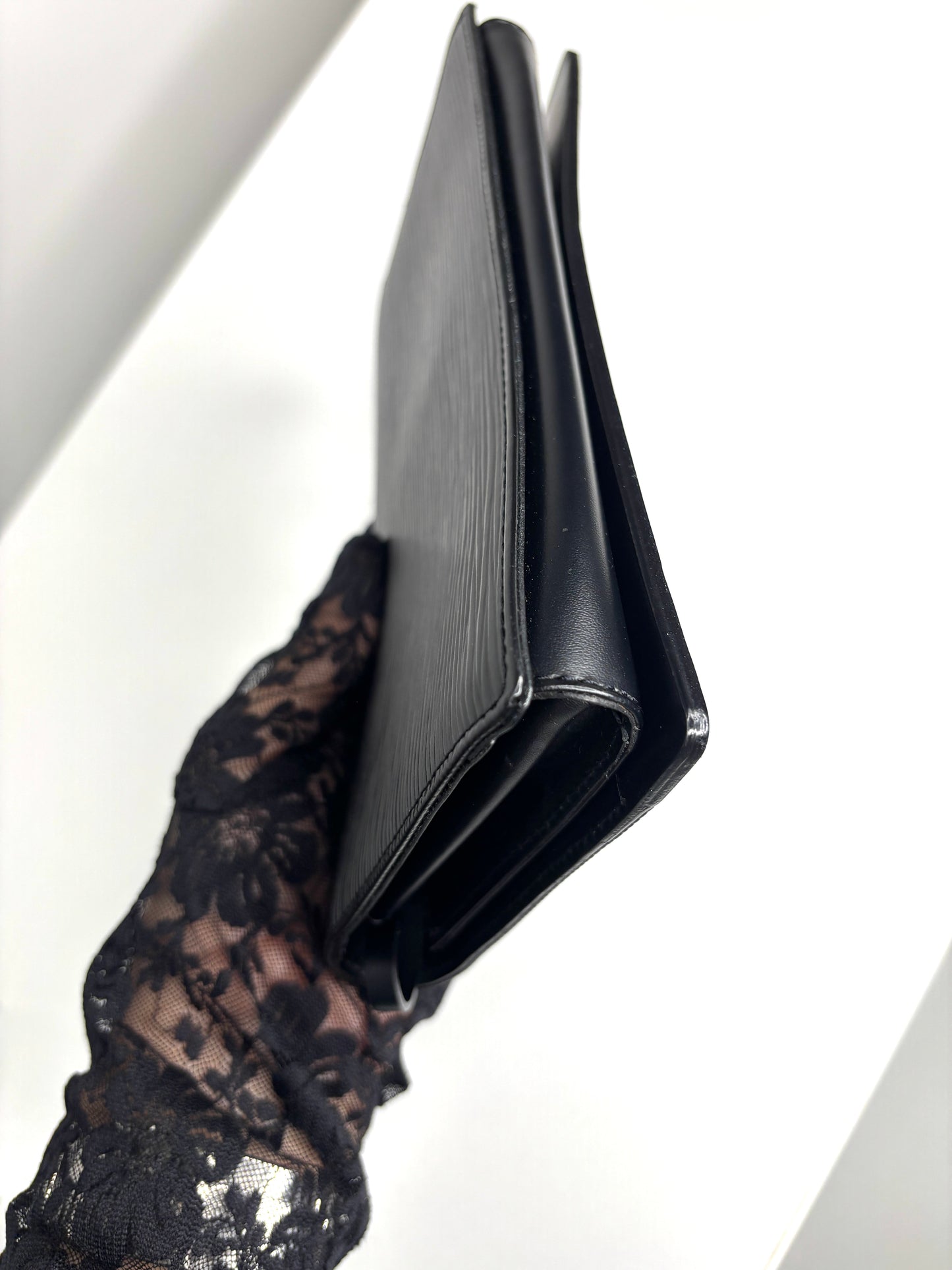 Louis Vuitton Hornfleur Black Epi Leather Pochette Clutch Bag - Preloved