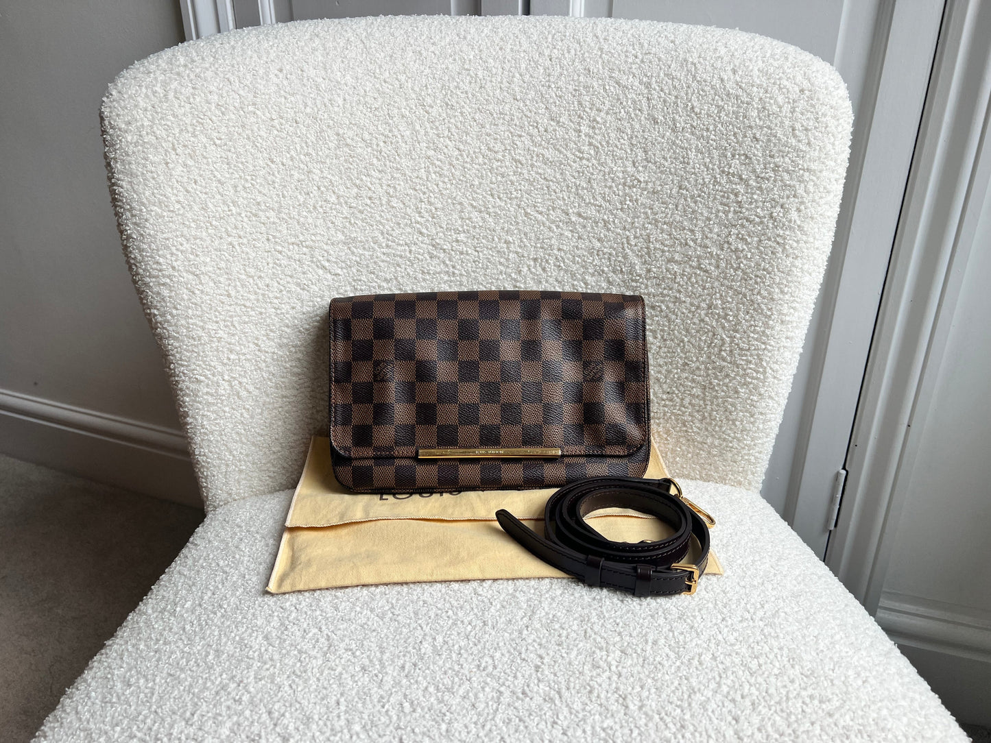 Louis Vuitton Hoxton PM Damier Ebene