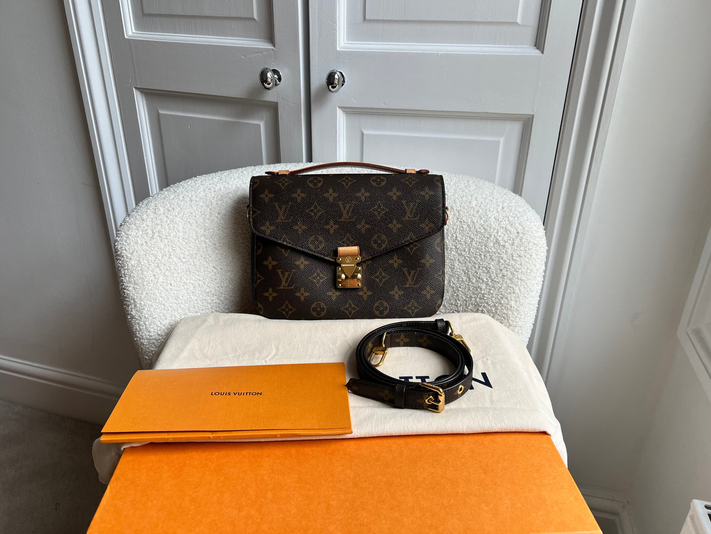 Louis Vuitton Pochette Metis Monogram (RRP £2,020)