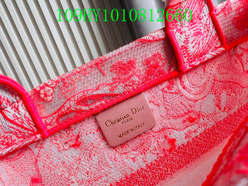 Christian Dior Luxury Bag - The Tote   261