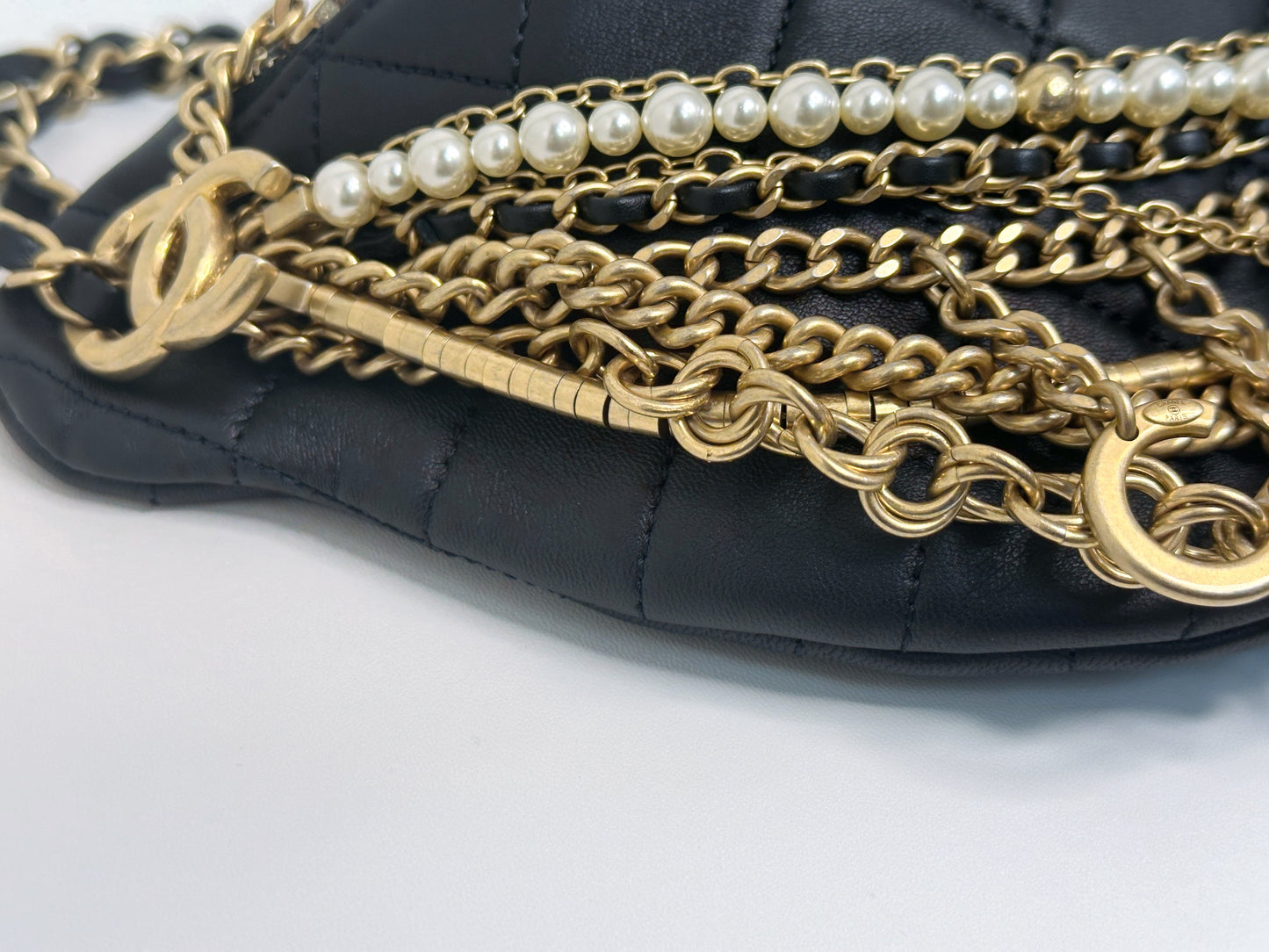 CHANEL 19A BLACK ALL ABOUT CHAINS PEARL FANNY PACK BAG GHW 2806 holo card