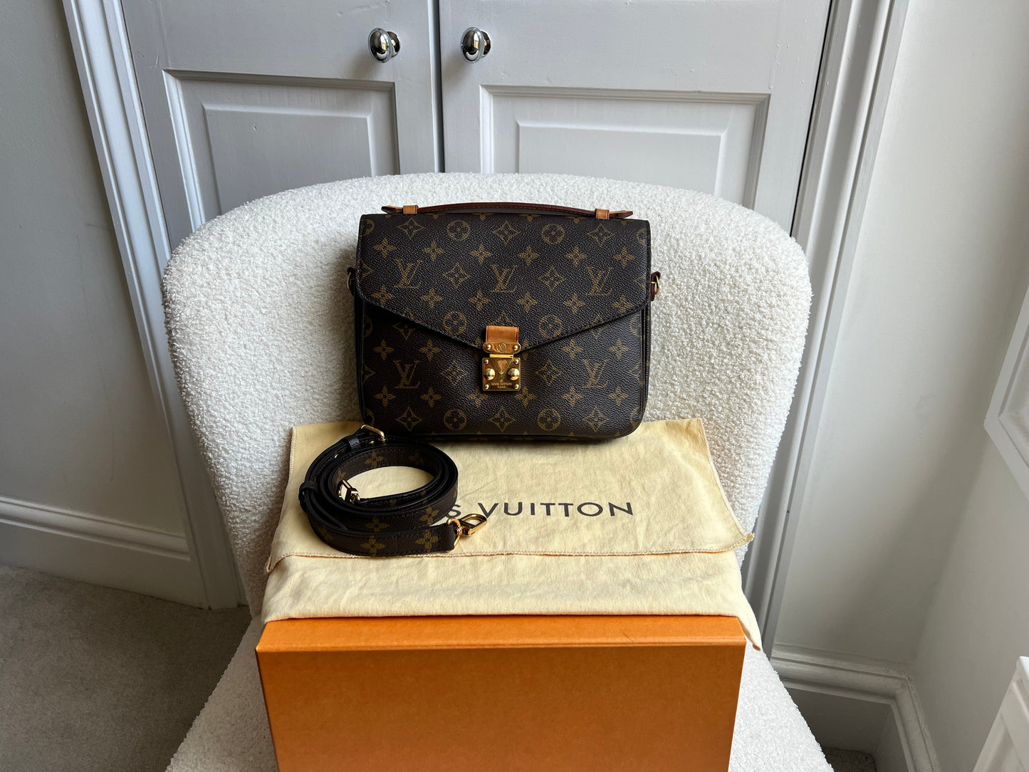 Louis Vuitton Pochette Metis Monogram (RRP £2,000)