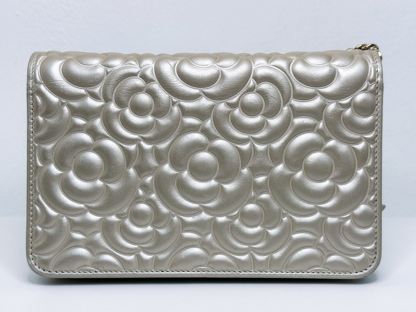 Chanel Camellia Embossed Wallet On Chain 2465 holo card