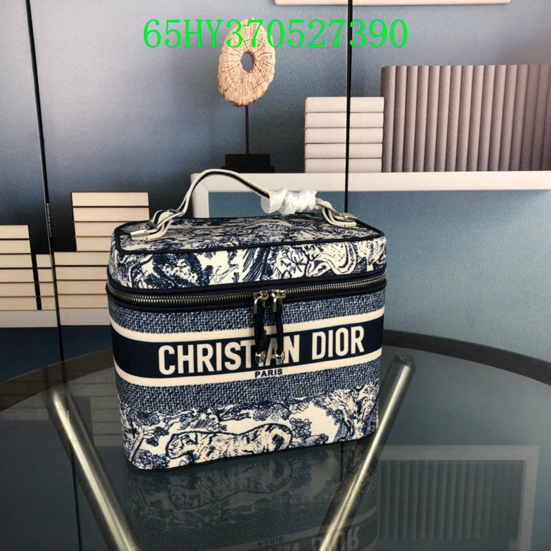 Christian Dior Luxury - The Tote   677