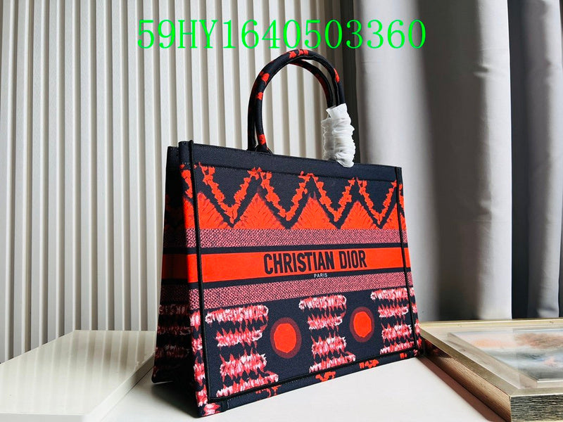 Christian Dior Luxury Bag - The Tote   296