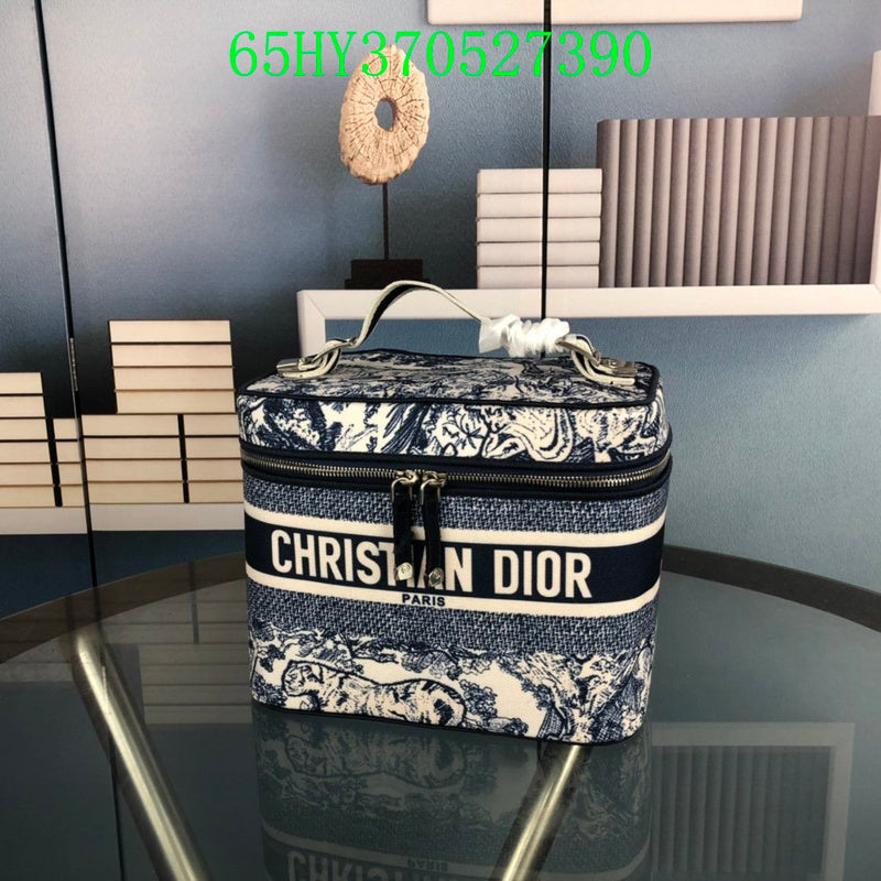 Christian Dior Luxury - The Tote   677