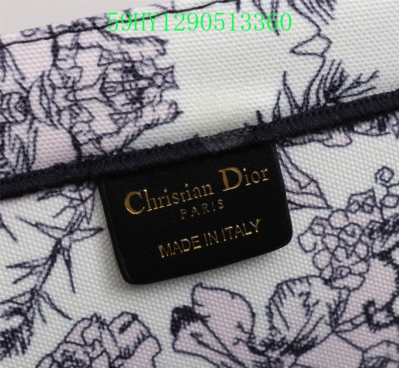 Christian Dior Luxury Bag - The Tote   191