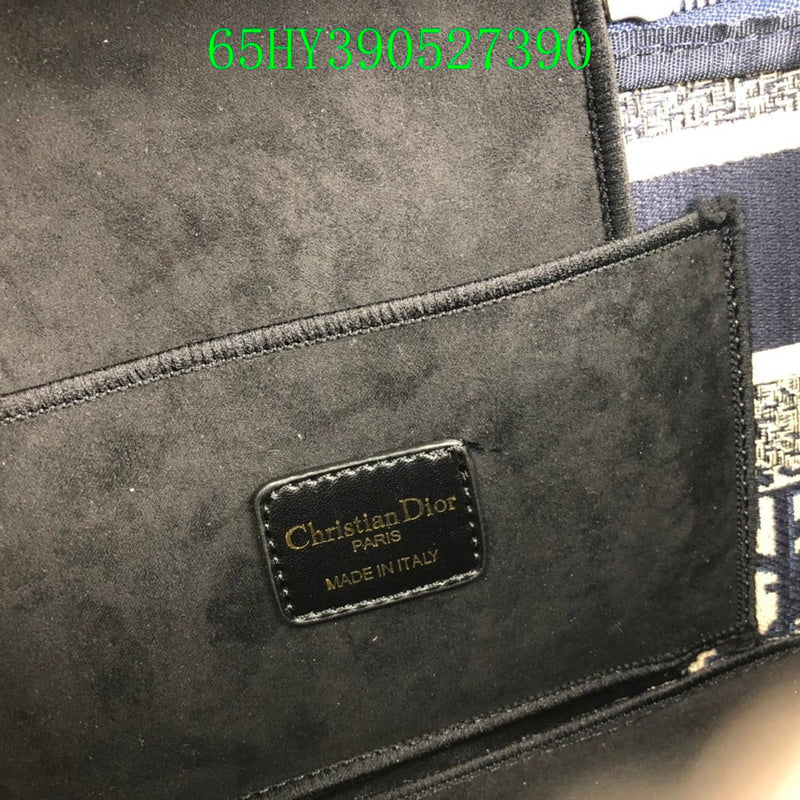 Christian Dior Luxury - The Tote   680