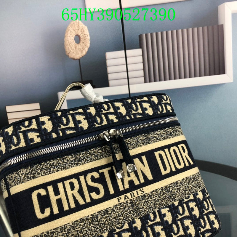 Christian Dior Luxury - The Tote   680