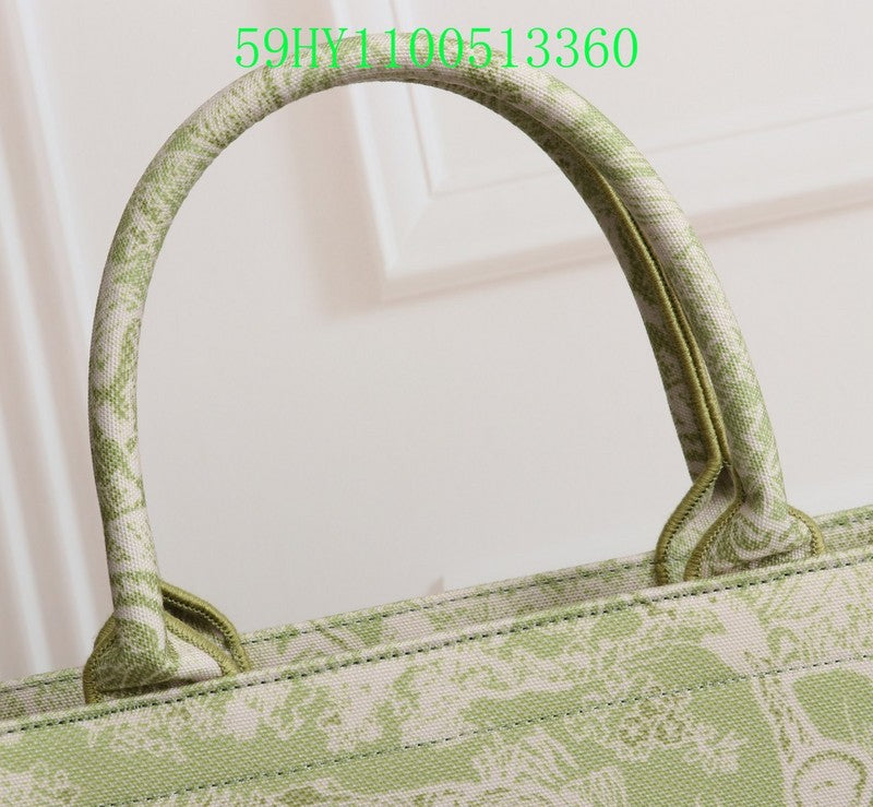 Christian Dior Luxury Bag - The Tote   196