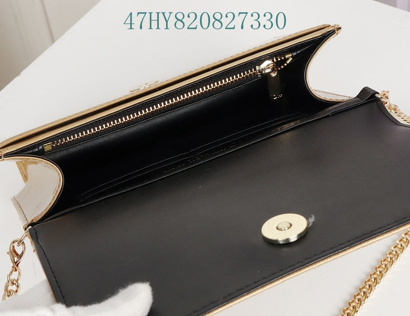 Christian Dior Luxury - The Tote   654